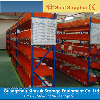 Justierbares mehrstufiges Stahlplatten-mittleres Aufgaben-Gestell für Mode-Speicher-Racking