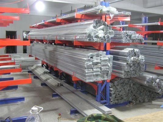 Doppeltes Seitenrohrgestell freitragendes Racking-System