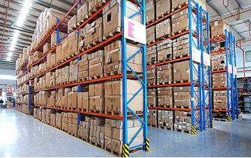 Pallet resistente di FIFO che tormenta lo scaffale staccabile delle merci con il fascio di Scatola-forma