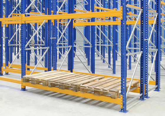 Carbon Steel Heavy Duty Pallet Racking System , Custom Selective Pallet Rack