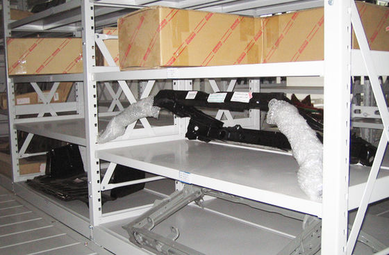 Kaltgewalzte mittlere Aufgaben-Racking-Stahlsysteme für Lager, industrielles Fach