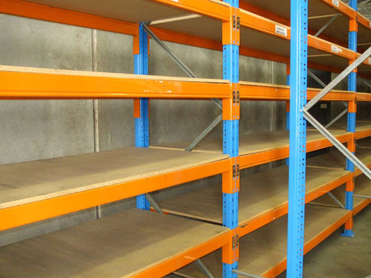 Kaltgewalzte mittlere Aufgaben-Racking-Stahlsysteme für Lager, industrielles Fach